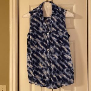 Kim Roger’s sleeveless top